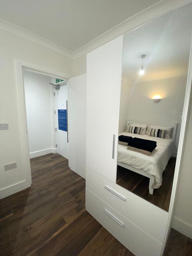 Central London, Jaccuzzi,Newbuild, 2 Bedrooms Two Baths Esterno foto